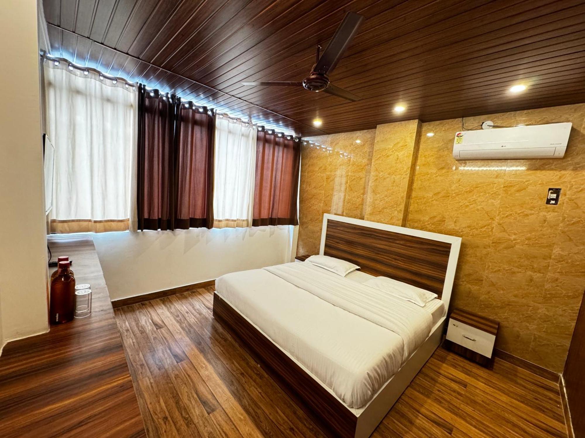 Hotel Walk Inn Faridabad Εξωτερικό φωτογραφία