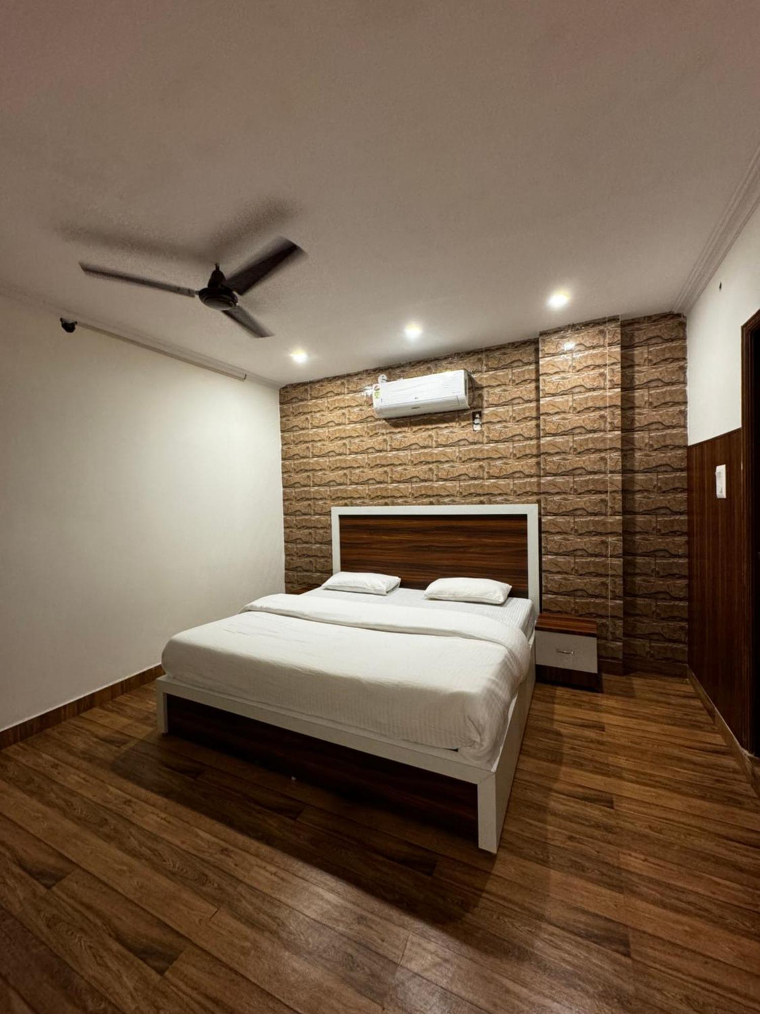 Hotel Walk Inn Faridabad Εξωτερικό φωτογραφία